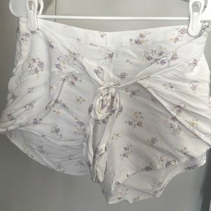 White floral shorts size L